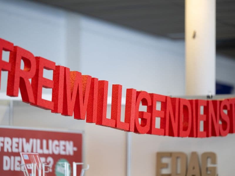 Freiwilligendienste: gut für andere – und fürs Rentenkonto. Bei FSJ, FÖJ oder BFD zahlt die Einsatzstelle Beiträge in die Rentenversicherung.