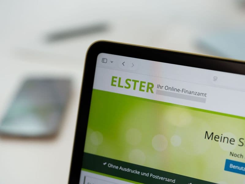 An die Steuererklärung gedacht? Gerade, wenn sich an den beruflichen Verhältnissen eines Ehepaares etwas ändert, sollten es das auf dem Schirm haben.