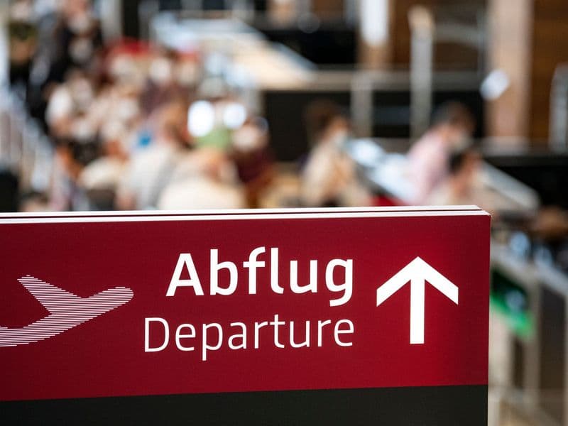 Nichts wie raus aus Deutschland? Was an der Grenze aber nicht sofort endet: die Steuerschuld.