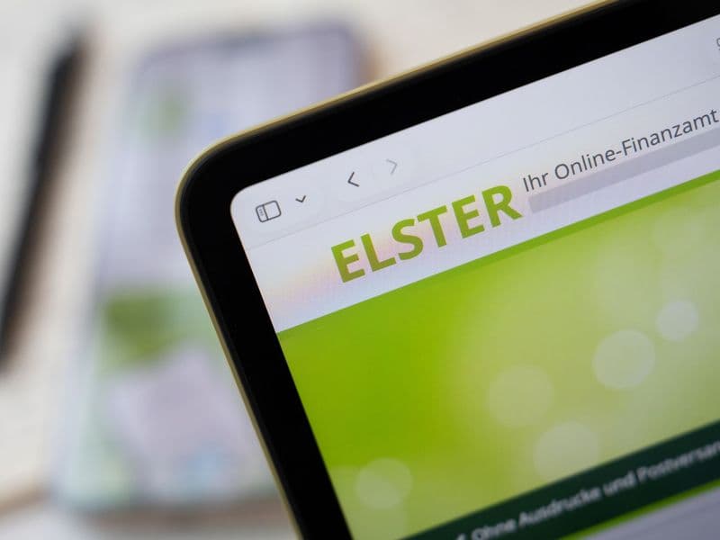 Die Verbraucherzentrale warnt vor Phishing-Mails, die angeblich von Elster oder anderen Steuerprogrammen stammen und versuchen, Daten von Verbraucherinnen und Verbrauchern zu erbeuten.