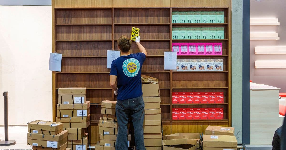 Erster Job, erste Steuerfrage: Arbeitgeber ziehen bei befristeten Ferienjobs oft Lohnsteuer ab. Mit der Steuererklärung gibt’s am Ende Klarheit – und oft eine Erstattung.