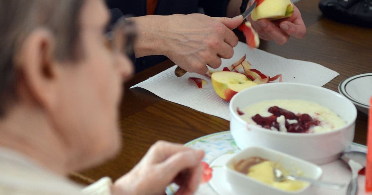 Die Pflegekasse zahlt unter bestimmten Voraussetzungen Rentenbeiträge für ehrenamtlich Pflegende, wenn sie eine Person mit mindestens Pflegegrad 2 nicht erwerbsmäßig betreuen.