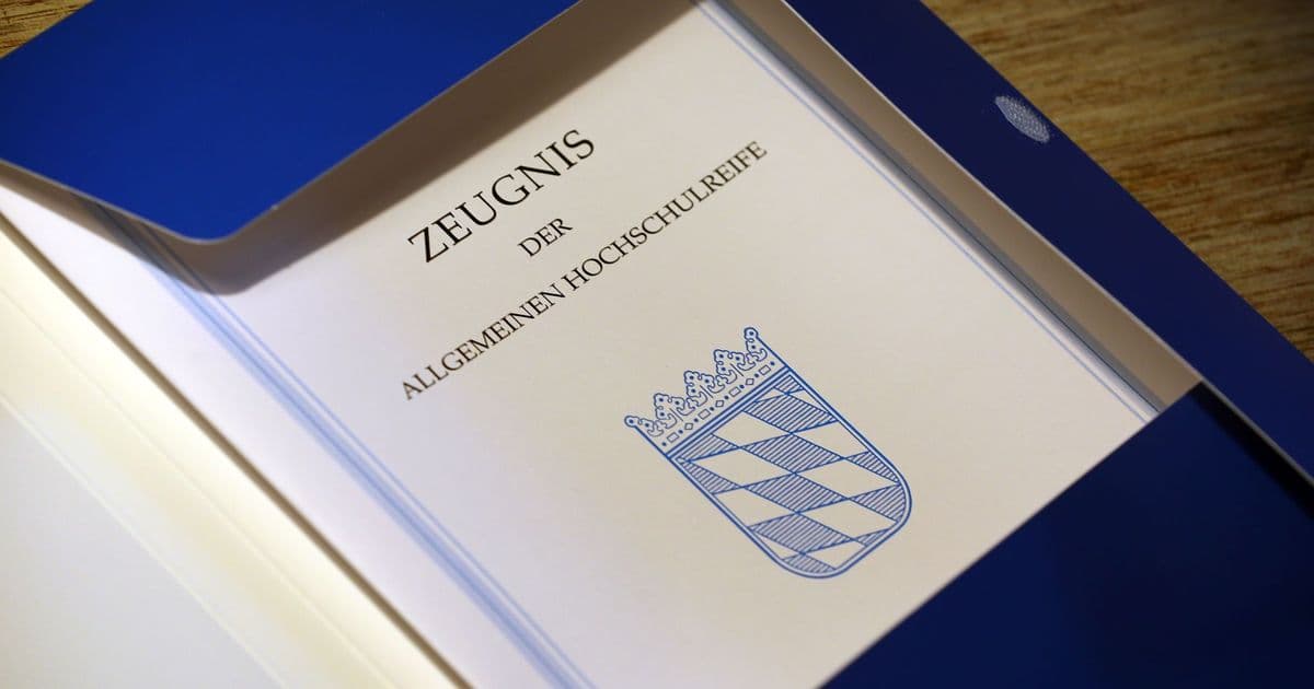 Ausbildung, Studium oder Freiwilligendienst: Unter bestimmten Voraussetzungen kann das Kindergeld auch bis zum 25. Geburtstag gezahlt werden.