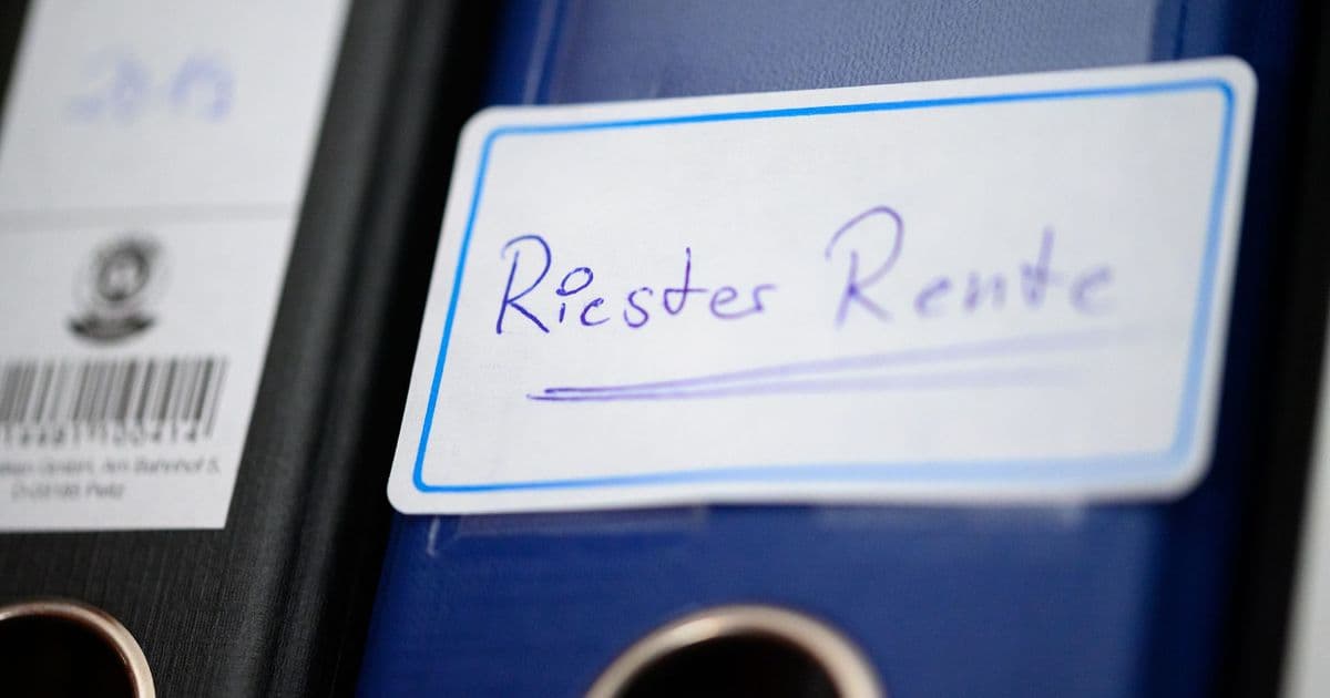 Mit über 50 noch eine Riester-Rente abschließen? Für Geringverdienern mit Kindern kann sich das unter Umständen lohnen.